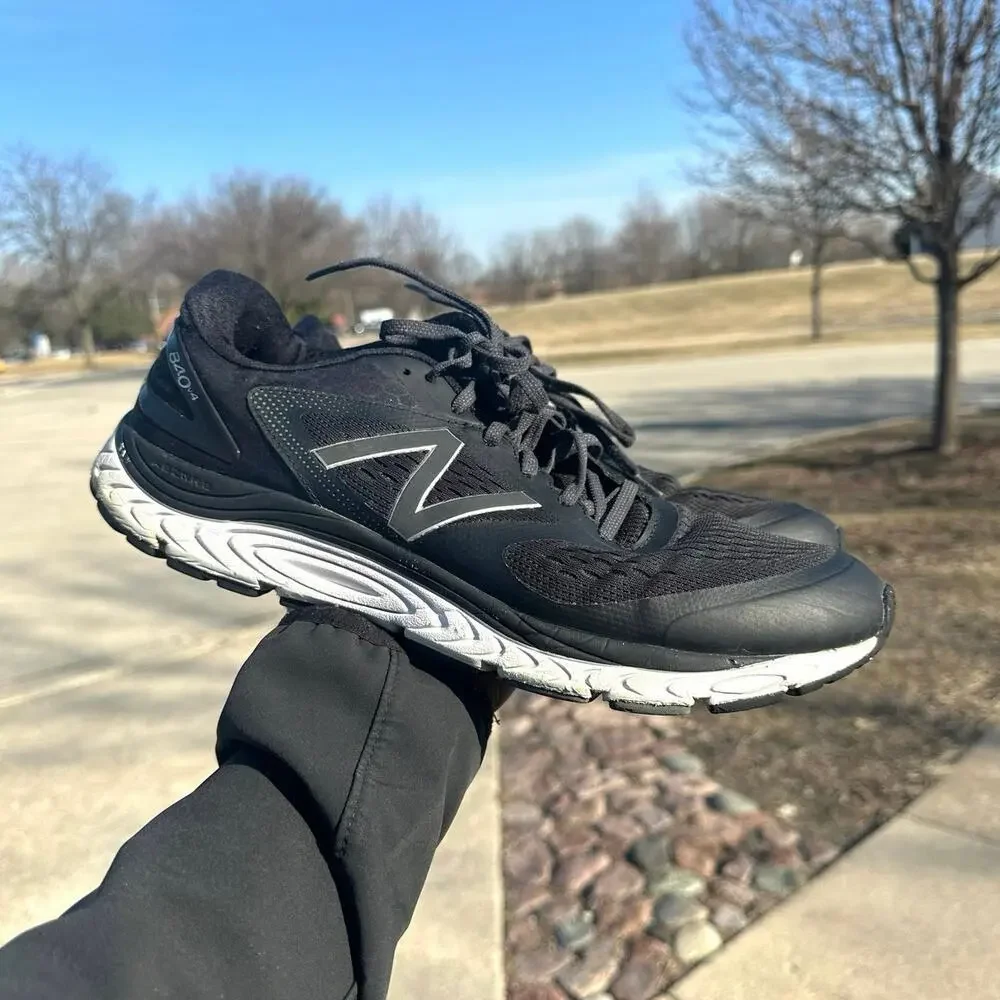 New Balance Men's 840 V4‎ Athletic Running Shoes Size 13 Black Magnet